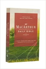 NKJV MACARTHUR DAILY BIBLE PAPERBACK